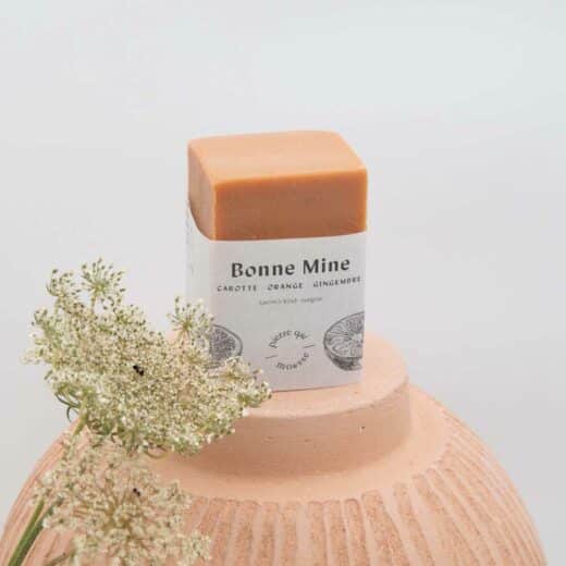 La caresse d'un savon parfumé agrumes le Bonne Mine en pavé grand format